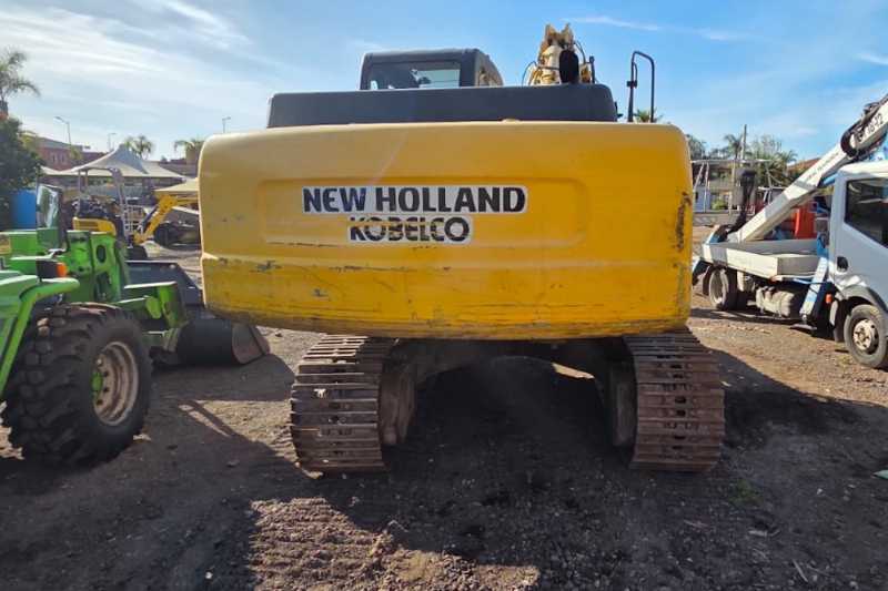 OmecoHub - Immagine NEW HOLLAND E245